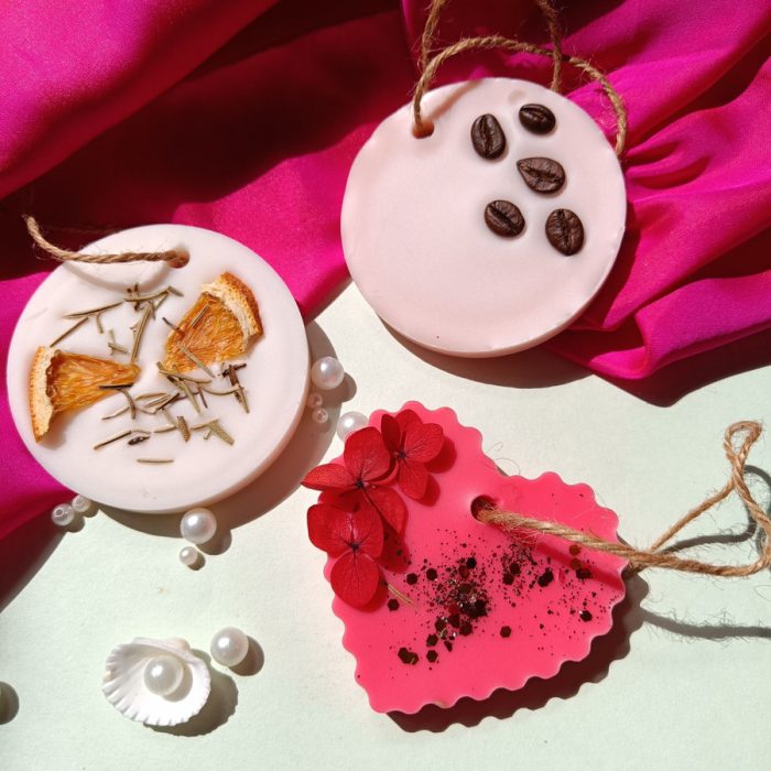 Decor D style Scented Wax sachet for Wardrobe Fresheners for Clothes (Set of 3) Candle